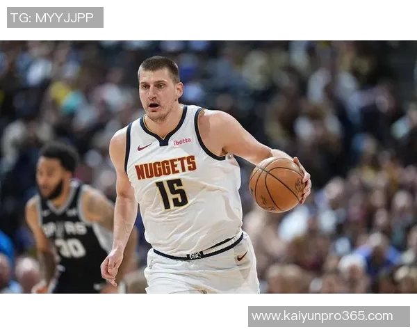 约基奇单节狂揽15分9板6助成自1996-97赛季以来首位球员