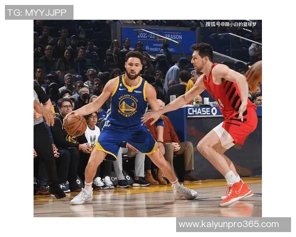 克莱汤普森生涯达成17000分里程碑临时总经理芬利亲自赠送比赛用球